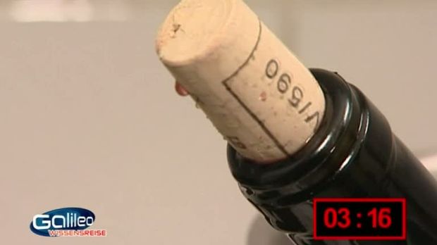 Weinflasche Ohne Korkenzieher Offnen So Geht S Sat 1 Ratgeber