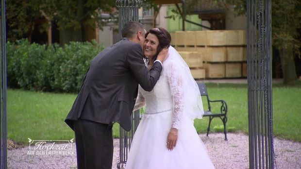 Hochzeit Auf Den Ersten Blick Video Noch Immer Kein Kuss Bei Karin Und Frank Sat 1