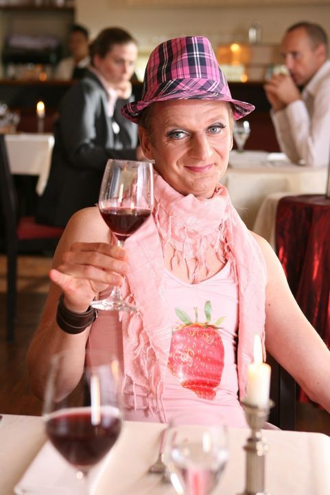 Eines der 10 Outfits, die man (Michael Kessler) beim ersten Date lieber nicht tragen sollte ... - Bildquelle: Ralf Jürgens Sat.1