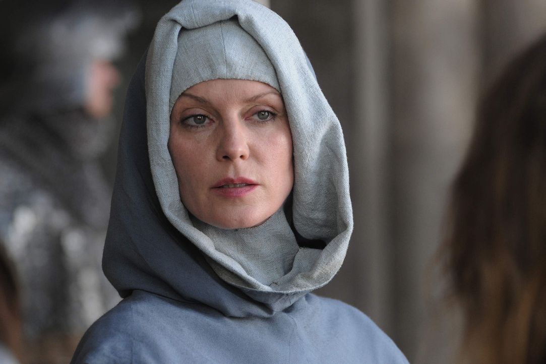 Äbtissin Isabell de Melancourt (Esther Schweins) ist die wunderschöne Mätresse von König Sigismund. Sie weiß um ihre Macht und ihren Einfluss und ve... - Bildquelle: SAT. 1