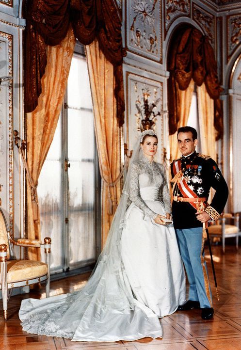 Hochzeit-Fuerst-Rainier-III-von-Monaco-Grace-Kelly-1956-04-19-1-dpa - Bildquelle: dpa