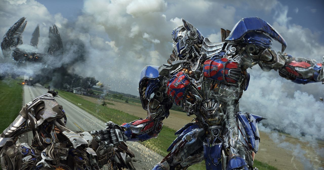 Verfolgt von der CIA und den feindlichen Decepticons muss Optimus Prime, Anführer der menschenfreundlichen außerirdischen Autobots, nicht nur um sei... - Bildquelle: (2016) Paramount Pictures. All Rights Reserved. TRANSFORMERS, its logo & all related characters are trademarks of Hasbro & are used with permission.