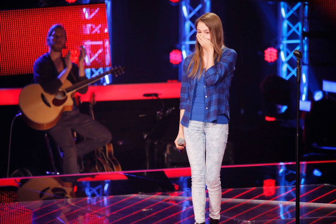 The-Voice-Kids-s04e02-Lara-B-SAT1-Richard-Huebner - Bildquelle: © SAT.1/ Richard Hübner