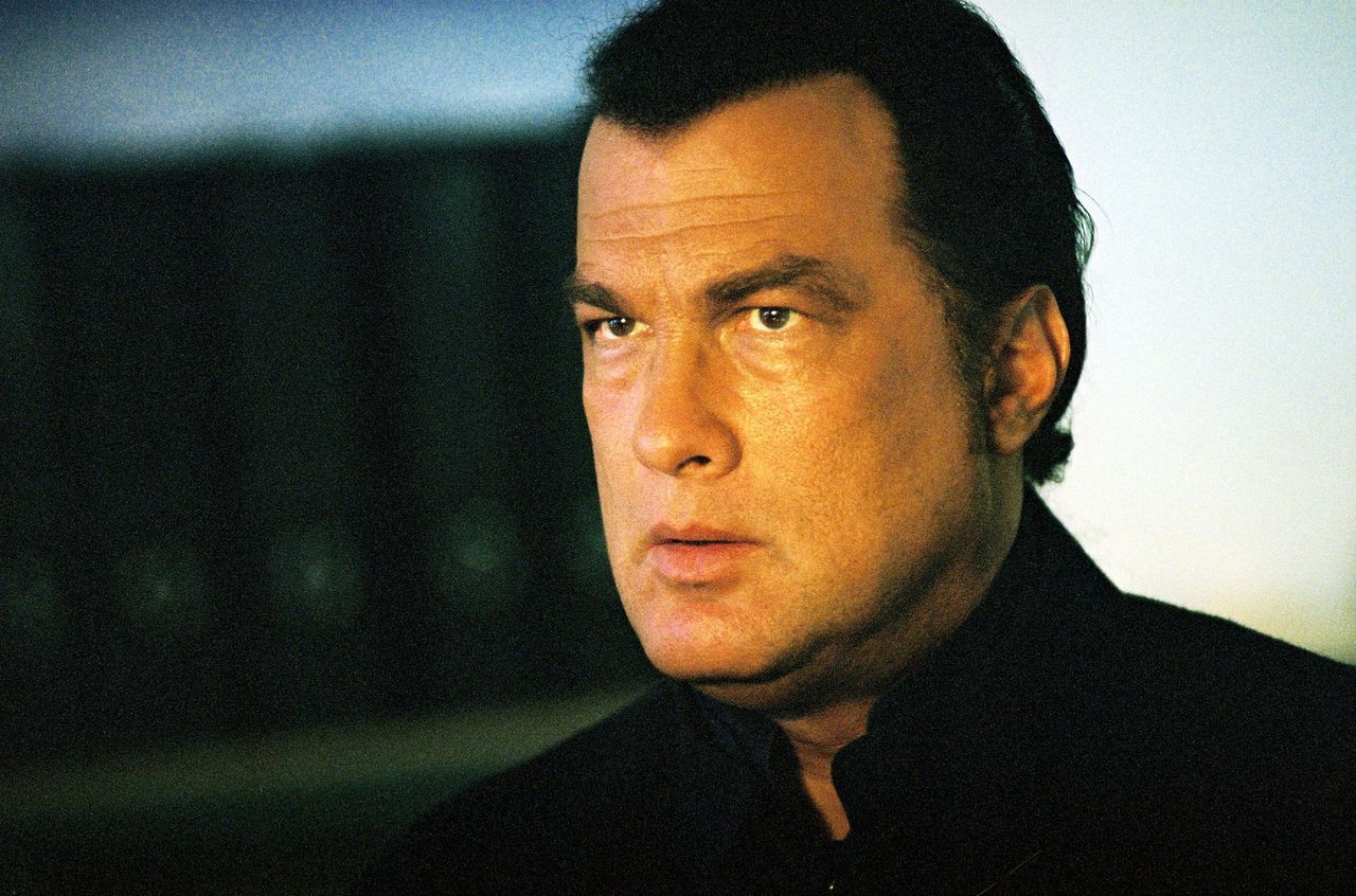 Steven Seagal Into The Sun Bilder Sat 1