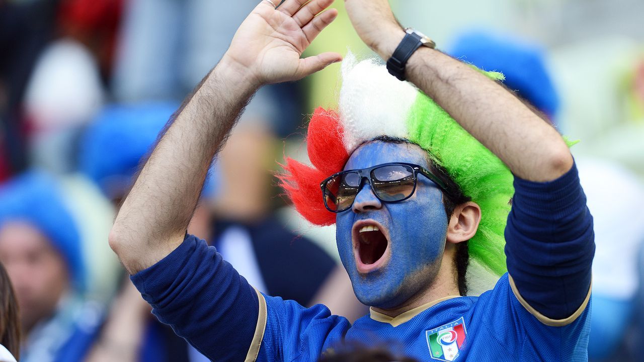 italien-fan-12-06-10-AFP - Bildquelle: AFP