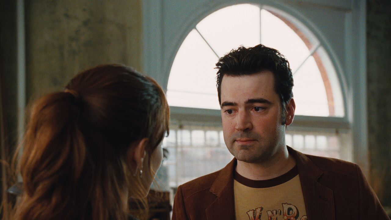 Gomez (Ron Livingston, r.) möchte unbedingt verhindern, dass Clare (Rachel McAdams, l.) den Zeitreisenden Henry heiratet ... - Bildquelle: Warner Brothers