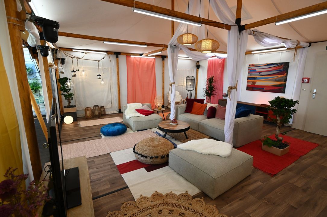 Promi Big Brother 2021 Bewohner : Promi Big Brother 2019: Bilder vom Luxuscamp