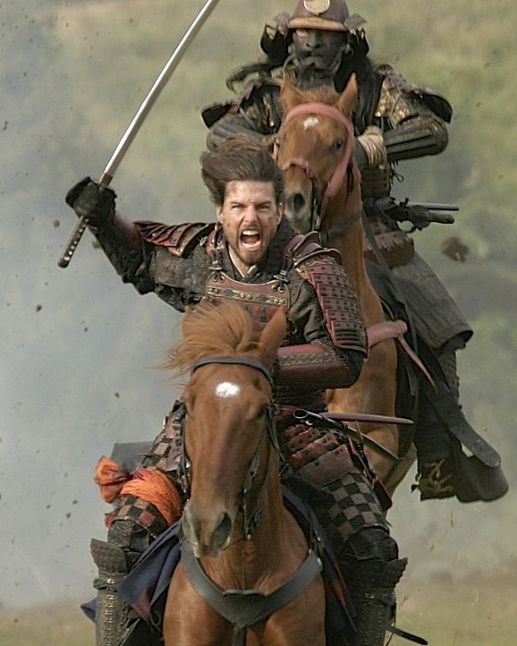 Zwischen Nathan Algrens (Tom Cruise) Truppe und den Samuraikriegern bricht ein Kampf auf Leben und Tod aus ... - Bildquelle: Warner Bros.