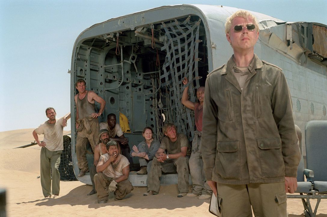 Elliott (Giovanni Ribisi, vorne) ist sich sicher, dass er die einzige Hoffnung des gestrandeten Flugzeugs ist. Doch werden (v.l.n.r.) Ian (Hugh Laur... - Bildquelle: 2004 Twentieth Century Fox Film Corporation. All rights reserved.
