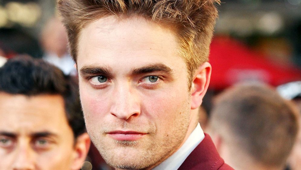 News - Robert Pattinson schmeißt Kristen Stewart raus - Sat.1