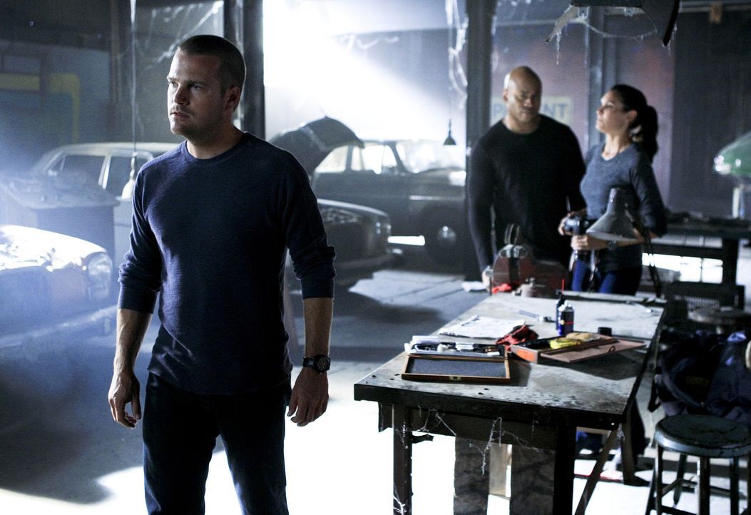 Versuchen alles, um Hetty zu retten: Callen (Chris O'Donnell, l.), Sam (LL Cool J, M.) und Kensi (Daniela Ruah, r.) ... - Bildquelle: CBS Studios Inc. All Rights Reserved.