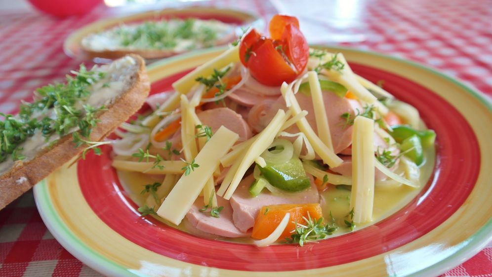 Frühstücksfernsehen - Weißwurst-Salat mit eingelegten Radieschen - Sat.1