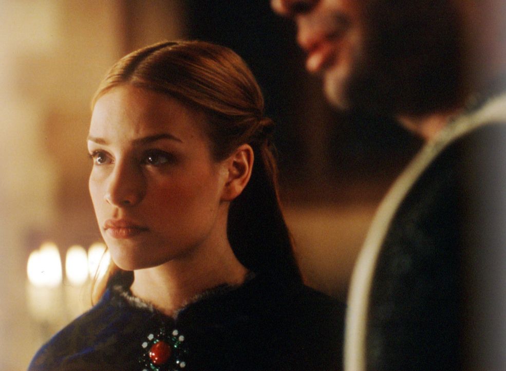 Obwohl Prinzessin Lunna (Piper Perabo) von einem Drachen entführt wurde, hütet sie dessen Drachenei wie ihren Augapfel ... - Bildquelle: ApolloMedia