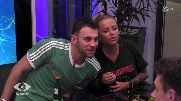 Big Brother - Big Brother - Folge 30: Jade Und Serkan Fesseln Sich Aneinander