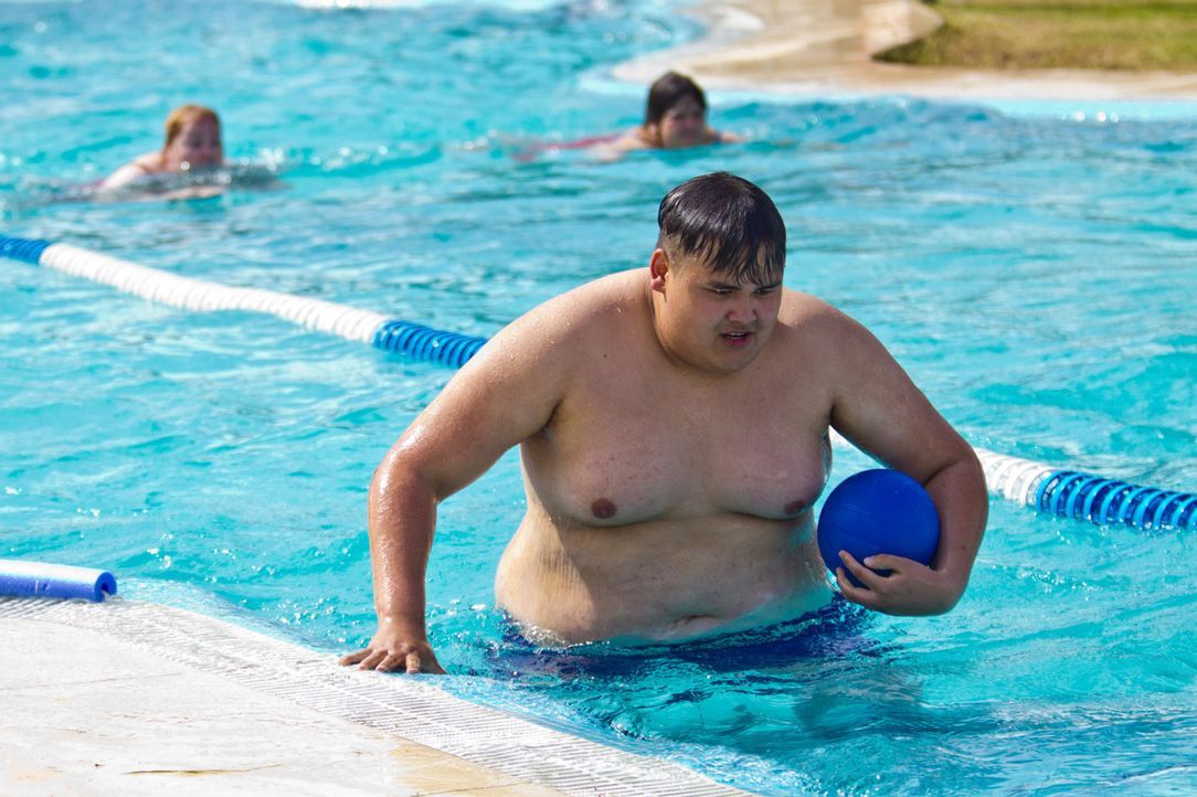 Die Schwimmbad-Challenge fordert Patrick alles ab ... - Bildquelle: Enrique Cano SAT.1