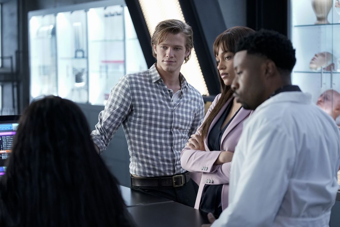 (v.l.n.r.) MacGyver (Lucas Till); Leanna Martin (Reign Edwards); Wilt Bozer (Justin Hires) - Bildquelle: Jace Downs 2019 CBS Broadcasting, Inc. All Rights Reserved / Jace Downs