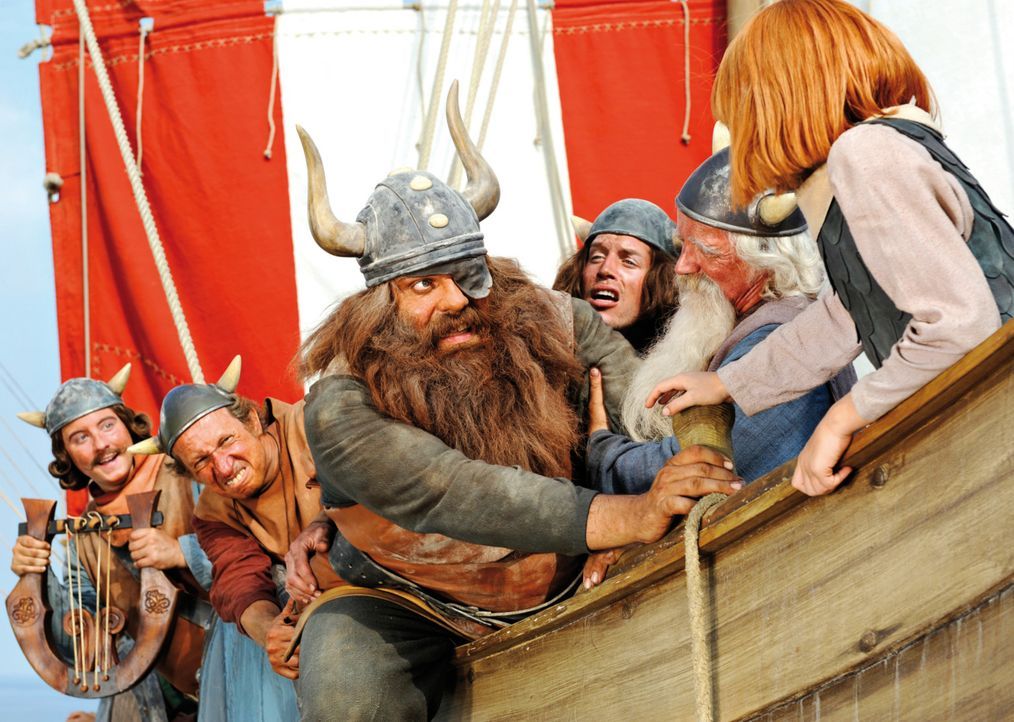 Bei ihrem Abenteuer auf hoher See, erleben Ulme (Patrick Reichel, l.), Gorm (Mike Maas, 2.v.l.), Halvar (Waldemar Kobus, 3.v.l.), Tjure (Nic Romm, 3... - Bildquelle: 2009 Constantin Film Verleih GmbH