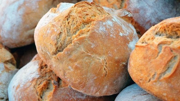 Die Ausgangsbasis fürs Zupfbrot: ein Laib ganz normales Brot. Ob Weiß-, Misch...