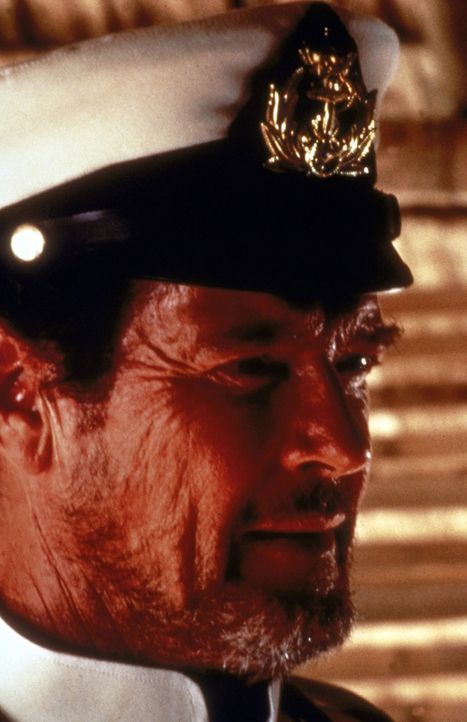 Der zwielichtige Pirat Lord Dobbs (Roger Moore) hat stets nur eines im Sinn: seinen eigenen Vorteil. - Bildquelle: Universal Pictures