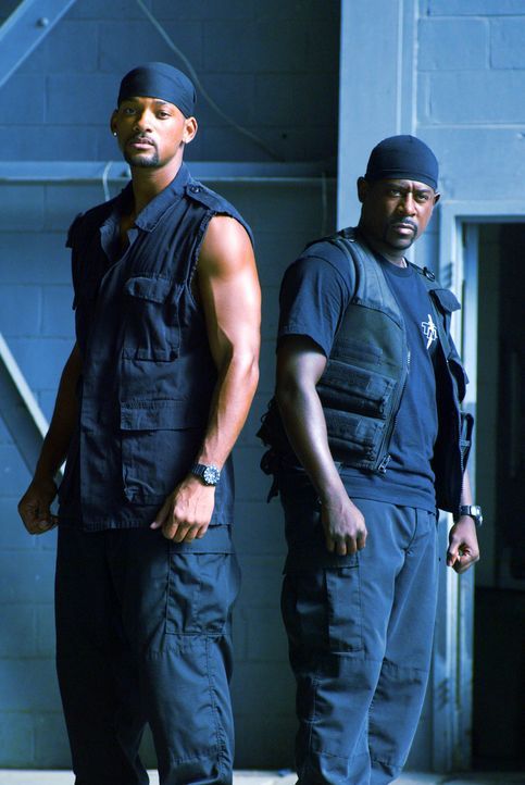 Im Auftrag des Miami Police Department unterwegs: die beiden Chaoten Mike (Will Smith, l.) und Marcus (Martin Lawrence, r.) ... - Bildquelle: 2004 Sony Pictures Television International. All Rights reserved.