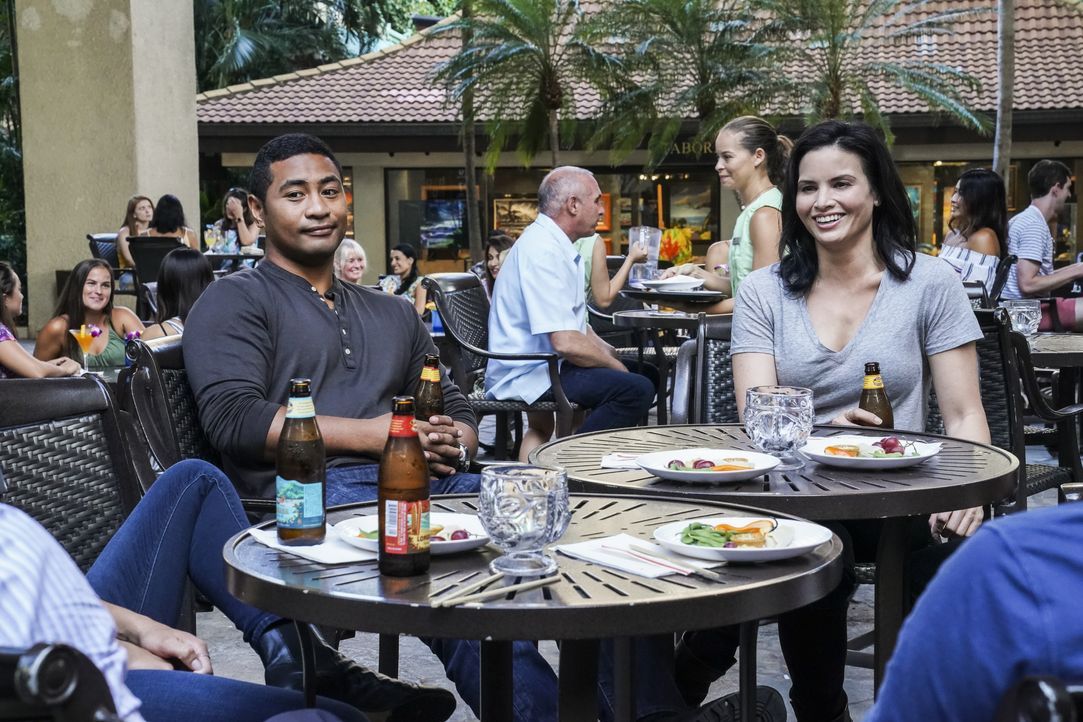 Junior Reigns (Beulah Koale, l.); Quinn Liu (Katrina Law, r.) - Bildquelle: Karen Neal 2019 CBS Broadcasting, Inc. All Rights Reserved. / Karen Neal