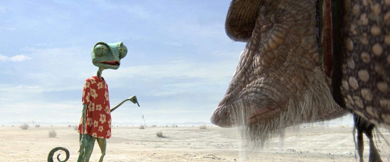 Als Rango (l.) den Grund für eine unglückliche Landung in der Wüste sieht, kann er es nicht glauben: Ein Neunbinden-Gürteltier namens Roadkill (... - Bildquelle: Paramount Pictures. All rights reserved.