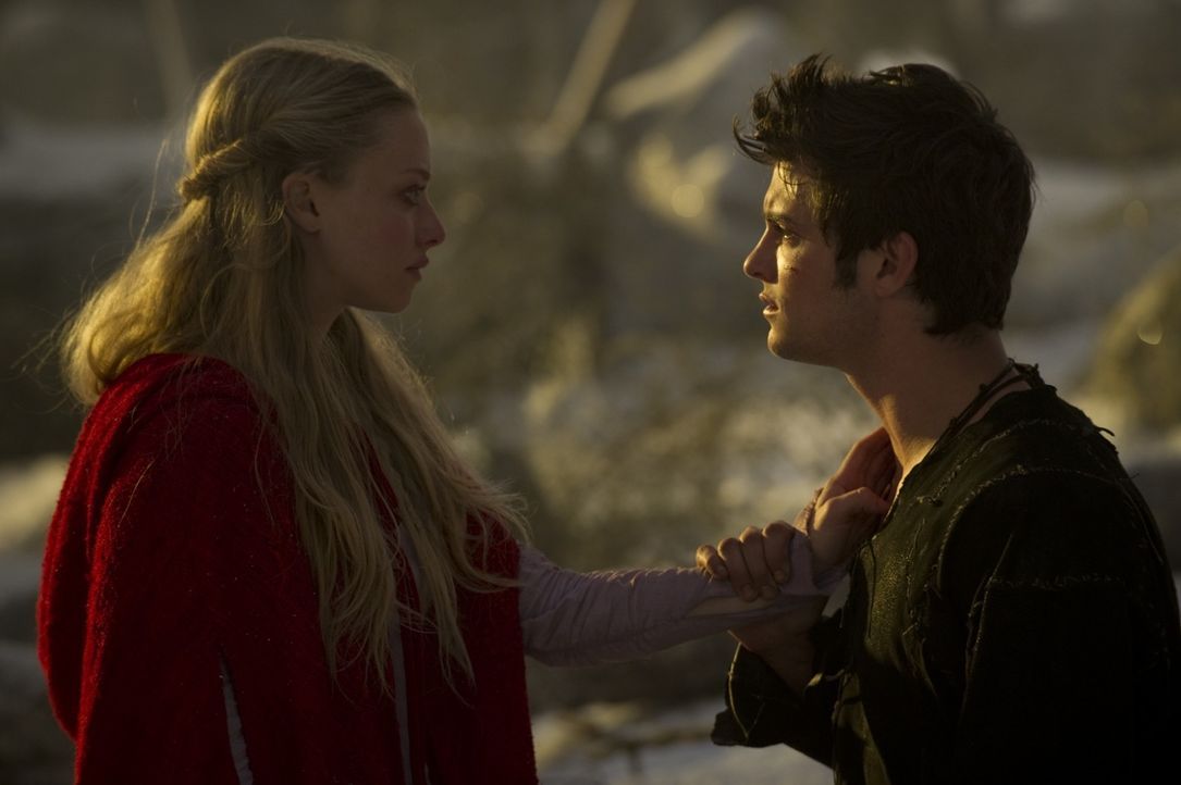 Valerie (Amanda Seyfried, l.); Peter (Shiloh Fernandez, r.) - Bildquelle: Warner Bros.