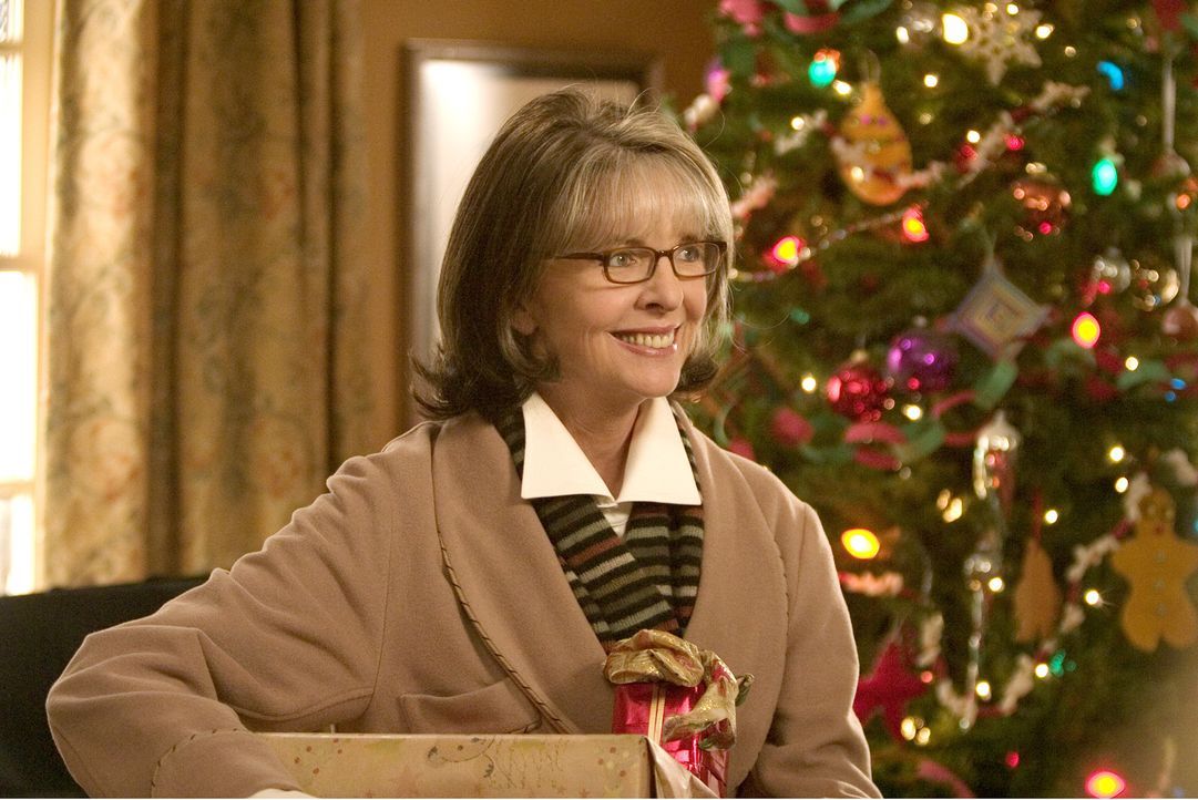 Eigentlich hat Sybil (Diane Keaton) nur einen Wunsch fürs Weihnachtsfest: Ihre ganze Familie soll glücklich vereint die Feiertage verbringen, doch n... - Bildquelle: 2005 Twentieth Century Fox Film Corporation.  All rights reserved.