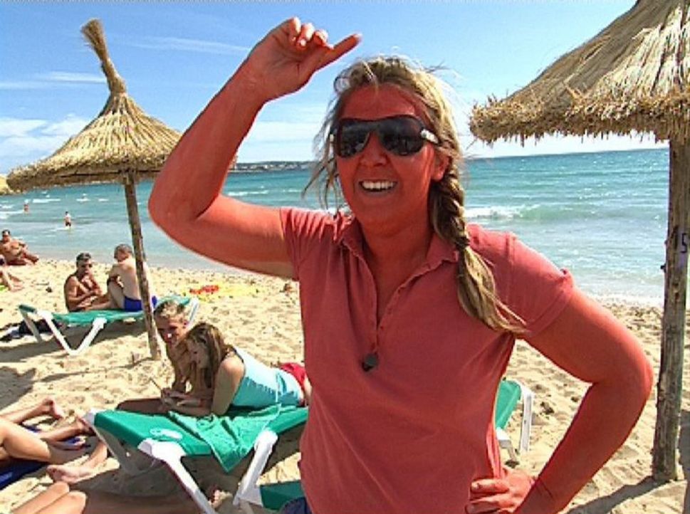 Sonne, Spaß und gute Laune - Eva und ihre Freundin versuchen auf der Ferieninsel Mallorca ihr Glück ohne Geld zu machen... - Bildquelle: Sat.1