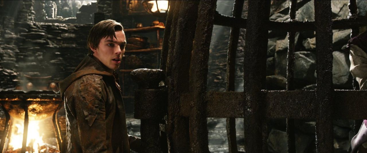 Jack (Nicholas Hoult) kann es kaum glauben: Er hat Prinzessin Isabelle gefunden - in einem Käfig in der Burg der Giganten ... - Bildquelle: Warner Brothers