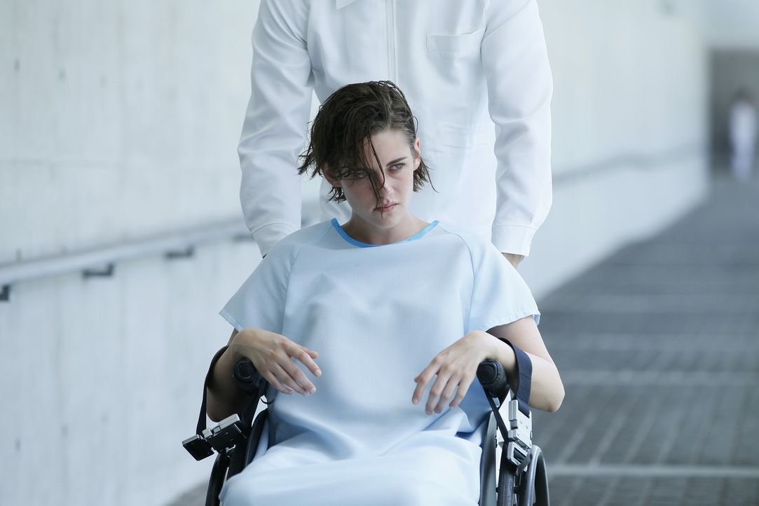 Nia (Kristen Stewart) wird zu einer katastrophalen Gefahr für die Welt der "Equals", als sie sich eine Krankheit einfängt, die ihre Emotionen wieder... - Bildquelle: Koch Media GmbH