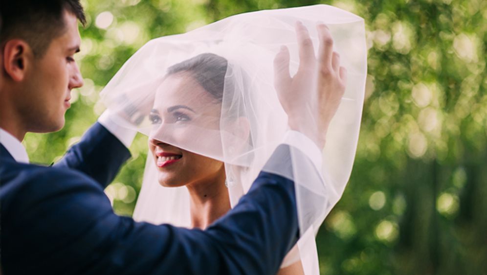 Betrunkenes maedchen ruiniert hochzeit