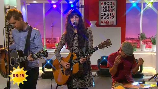 Frühstücksfernsehen - Video - Auftritt: Brooke Fraser mit Betty - Sat.1