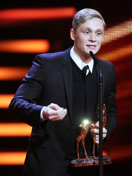 Bambi-Matthias-Schweighoefer-13-11-14-dpa - Bildquelle: dpa
