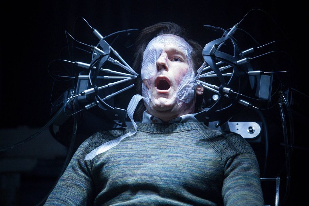 Eric Lathem (Michael Eklund) tötet auf der Suche nach der perfekten DNA ... - Bildquelle: Warner Bros. Television