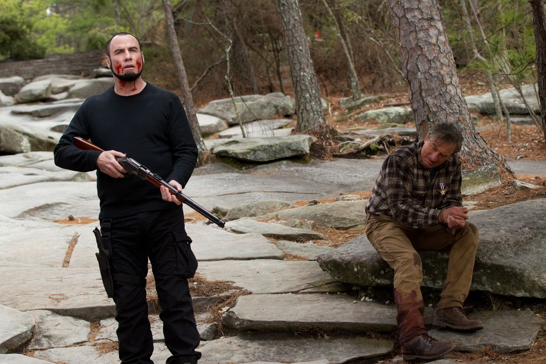 Emil Kovac (John Travolta, l.); Benjamin Ford (Robert De Niro, r.) - Bildquelle: 2013 KILLING SEASON PRODUCTIONS, INC. All Rights Reserved.