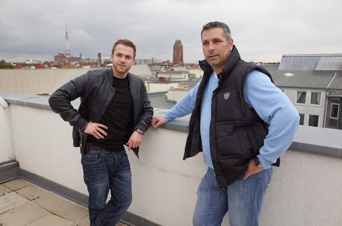 Die Kommissare Dirk Menske und Mirko Büring ermitteln in Berlin - Bildquelle: SAT.1