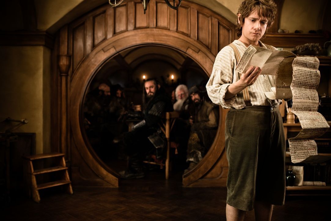 Kurz vor seinem 111. Geburtstag beginnt Hobbit Bilbo (Martin Freeman) im Auenland mit der Aufzeichnung seiner Erinnerungen und berichtet seinem Neff... - Bildquelle: James Fisher 2012 METRO-GOLDWYN-MAYER PICTURES INC. AND WARNER BROS.ENTERTAINMENT INC. ALL RIGHTS RESERVED.
