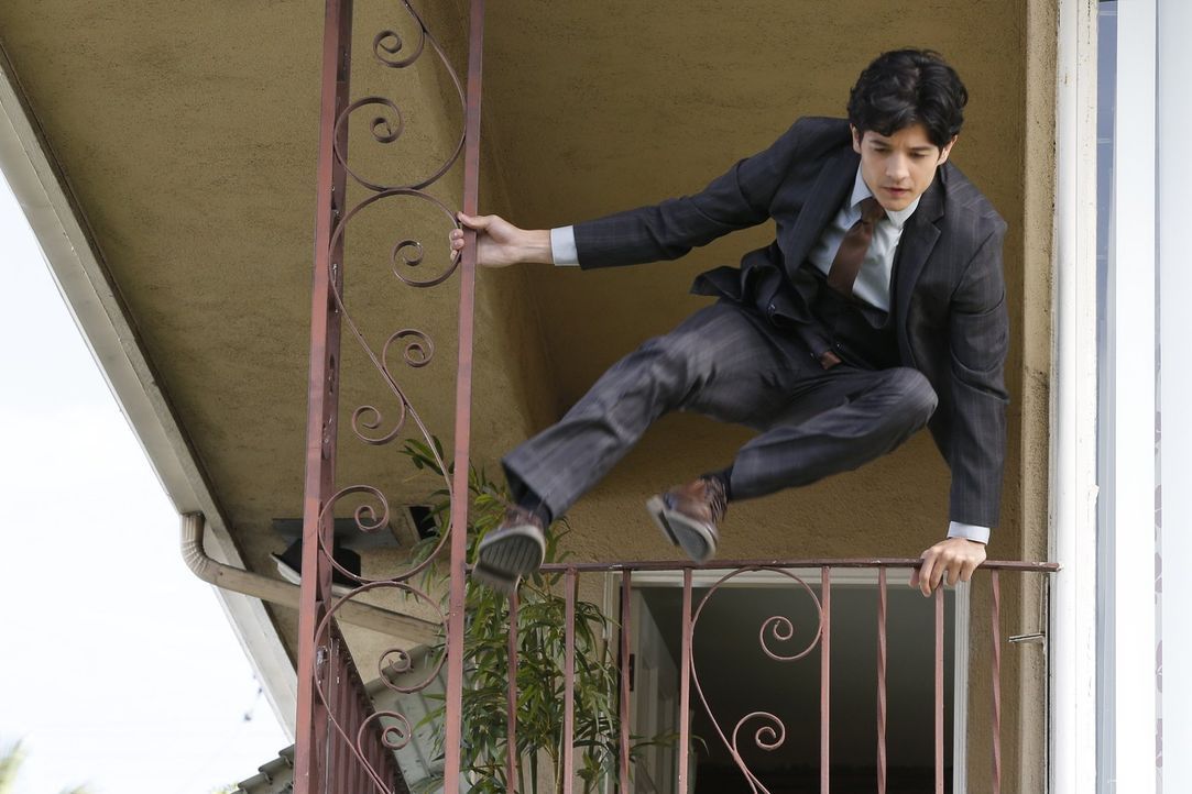 Soll Carter im Kampf gegen eine chinesische Verbrecherorganisation unterstützen: Lee (Jon Foo). Doch Probleme sind vorprogrammiert ... - Bildquelle: Warner Brothers