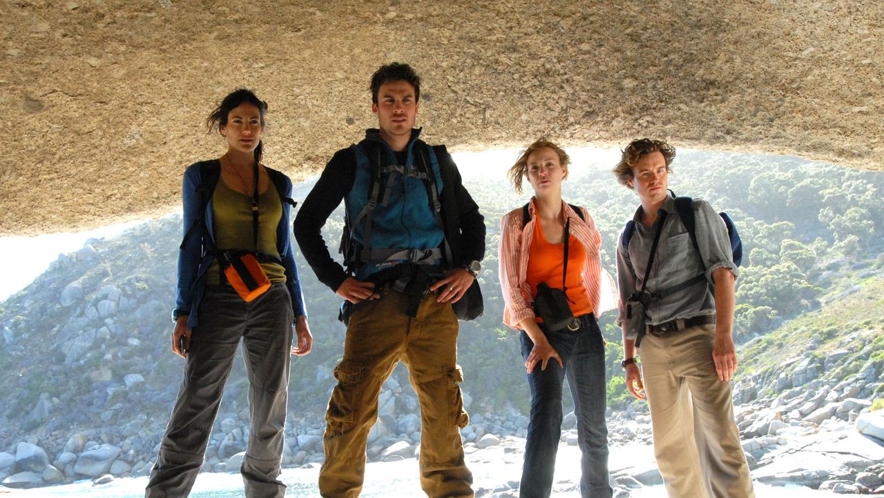 джон уэйн фильмы вестерны. альтернативные историки. искатели сокровищ сериал 2014. легенда об искателе актёры крейг хорнер и бриджит риган. андрей и искатели.