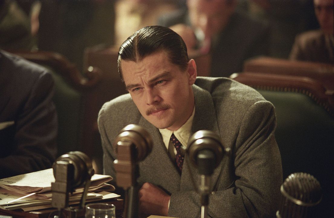 Dem charmanten und gut aussehenden MIllionär Howard Hughes (Leonardo DiCaprio) liegen die Frauen zu Füßen. Doch Hughes hat nur eine wahre Liebe: Das... - Bildquelle: Miramax International