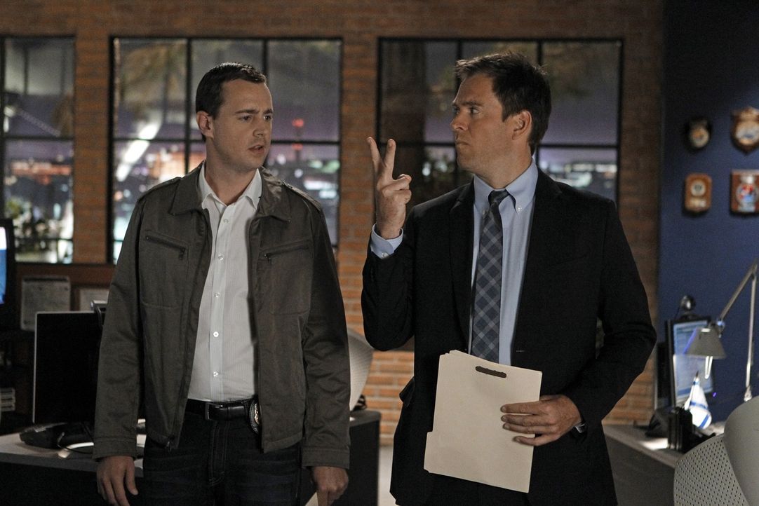 Ermitteln in einem neuen Fall: Tony (Michael Weatherly, r.) und McGee (Sean Murray, l.) ... - Bildquelle: CBS Television