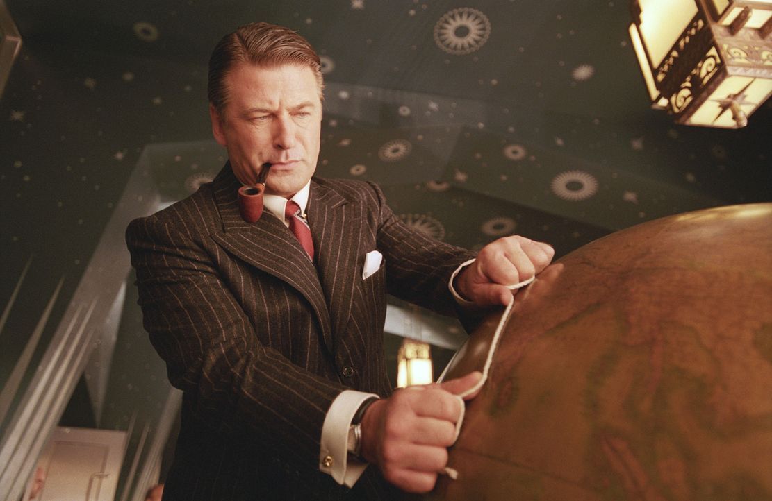 Als Hughes in die marode Fluggesellschaft "TWA" einsteigt und macht diese zu einem florierenden Unternehmenmacht, ruft das sogleich die bislang domi... - Bildquelle: Miramax International