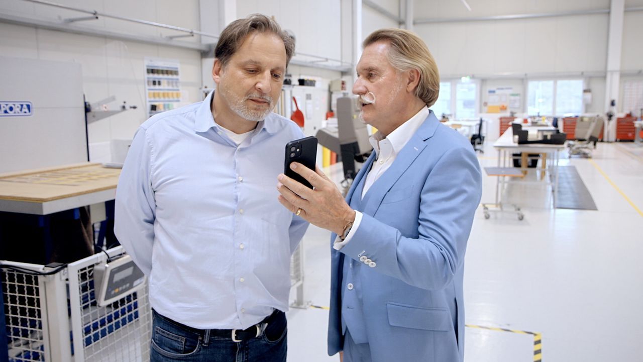 Ingo Lenßen (r.) - Bildquelle: SAT.1