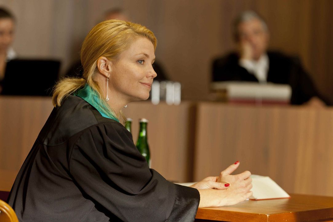 Ein neuer Fall wartet auf Danni (Annette Frier) ... - Bildquelle: SAT.1