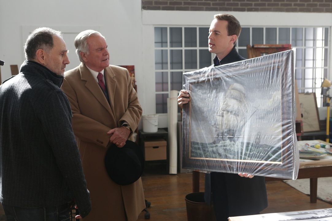 Können sie gemeinsam einen Fall aufdecken? McGee (Sean Murray, r.), Anthony DiNozzo Sr. (Robert Wagner, M.) und Perry Swan (John Kassir, l.) ... - Bildquelle: Sonja Flemming CBS Television