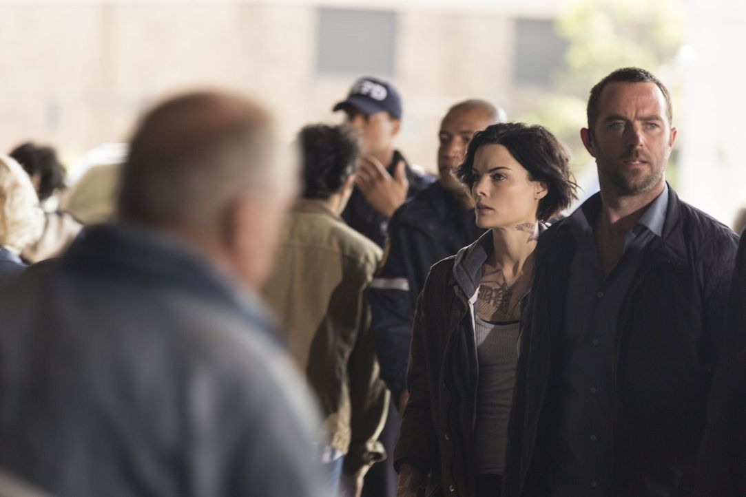 Im Kampf gegen das Böse: Jane (Jaimie Alexander, l.) und Weller (Sullivan Stapleton, r.) ... - Bildquelle: Warner Brothers