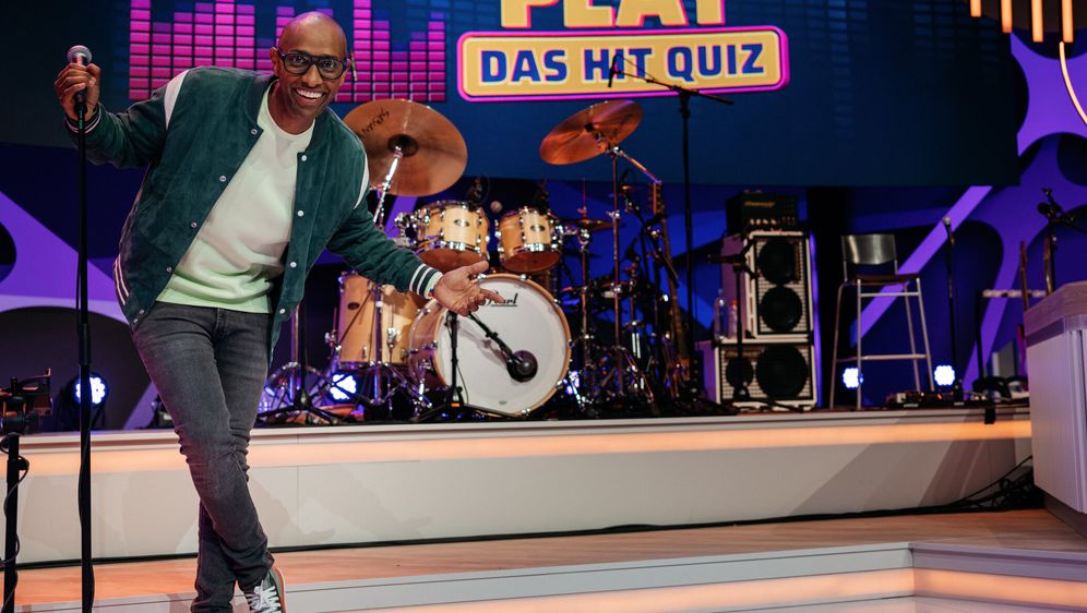 Amiaz Habtu Moderiert Die Neue Show Let The Music Play Das Hit Quiz