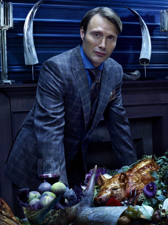 (1. Staffel) - Bei Dr. Hannibal Lecter (Mads Mikkelsen) kommt nur frisches Fleisch auf den Tisch. Dass es sich allerdings um Menschenfleisch handelt... - Bildquelle: Robert Trachtenberg 2013 NBCUniversal Media, LLC