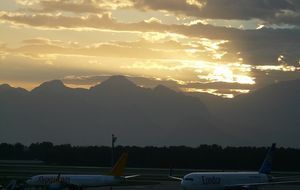 Ein Blick auf den Flughafen in Antalya